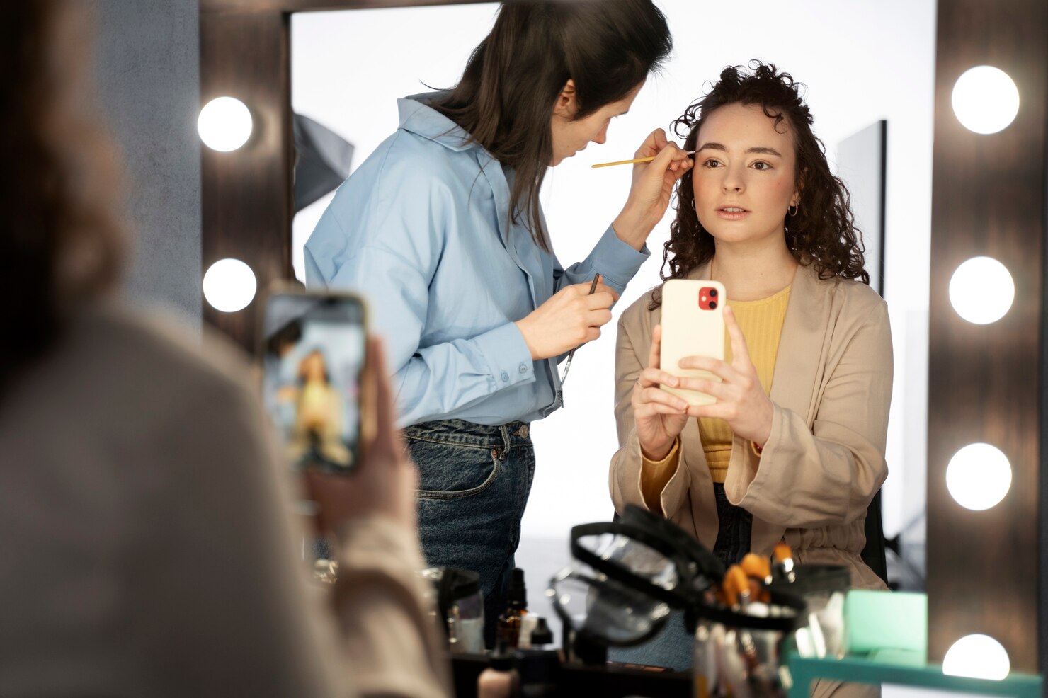 What to Expect When Booking a Makeup Artist in Plano